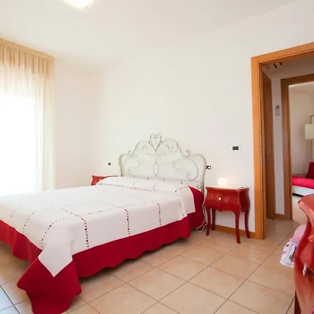 New Amazing Apartment In Residence With Pool - Caorle Appartamento